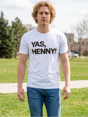 NWT Queer Eye Unisex White Short Sleeve Graphic Tee Shirt “Yes Henny” - Size S